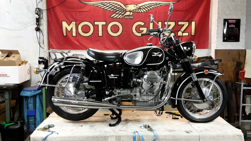 Dellorto PHF 30 carburetor fitment on a Moto Guzzi Ambassador.