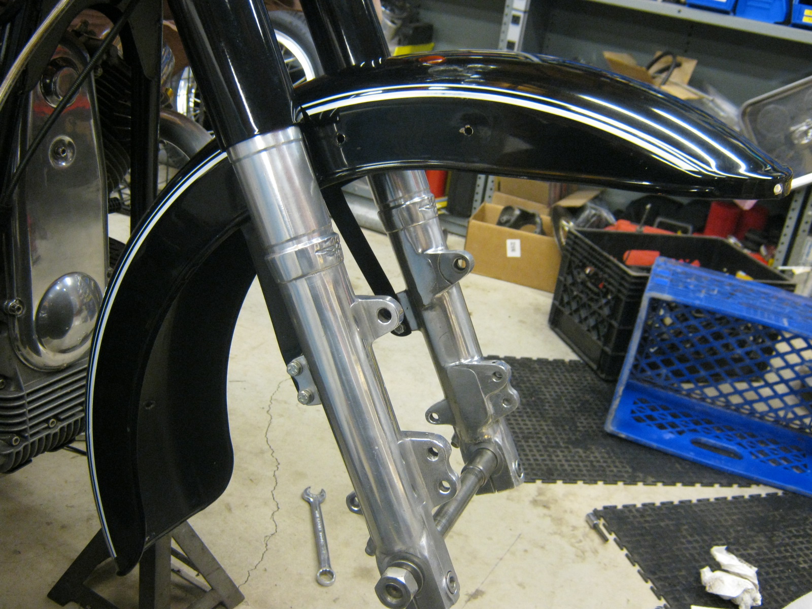 Disc brake stockish configuration. Applicable to Moto Guzzi V700, V7 Special, Ambassador, 850 GT, 850 GT California, Eldorado, and 850 California Police models.