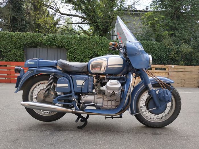 Moto Guzzi V700 with hydrostatic front wheel drive.