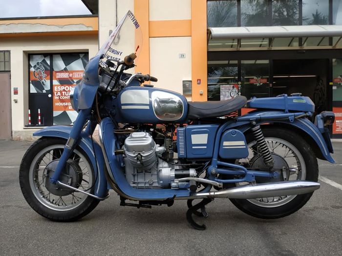 Moto Guzzi V700 with hydrostatic front wheel drive.