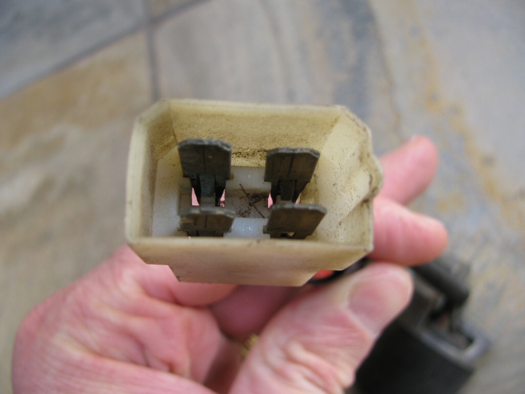 Ignition switch used on the Moto Guzzi 850 T.