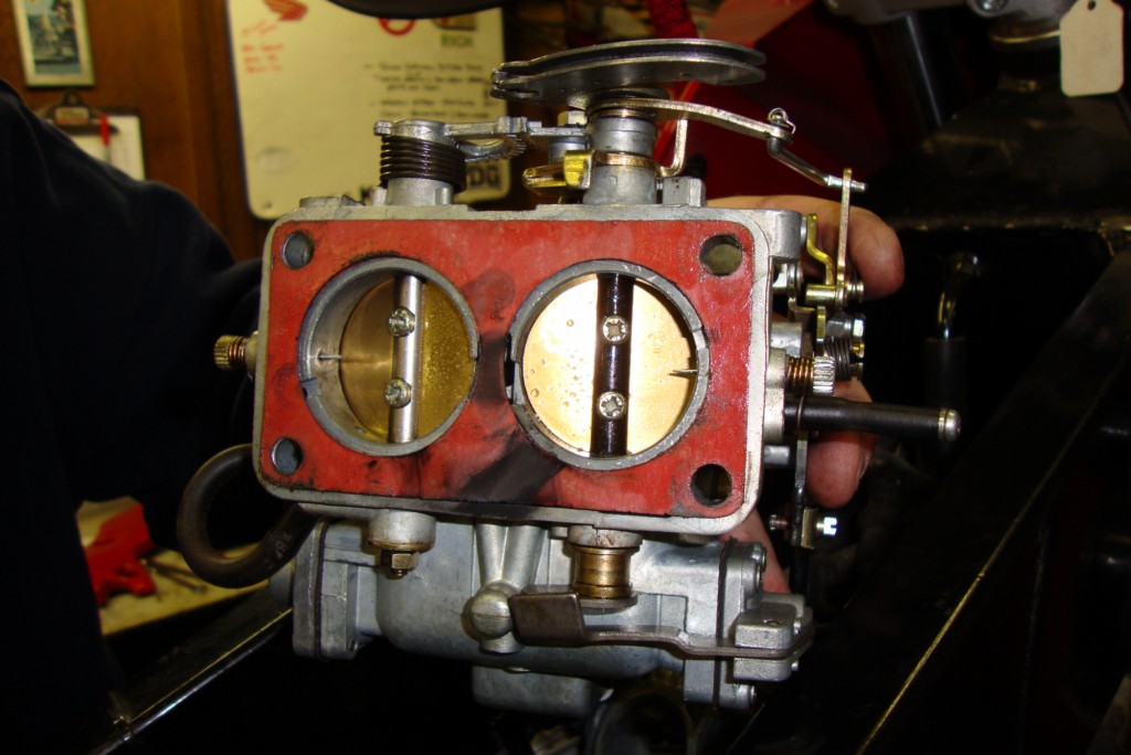 Installing a Weber carburetor on a Moto Guzzi Quota 1100 ES.