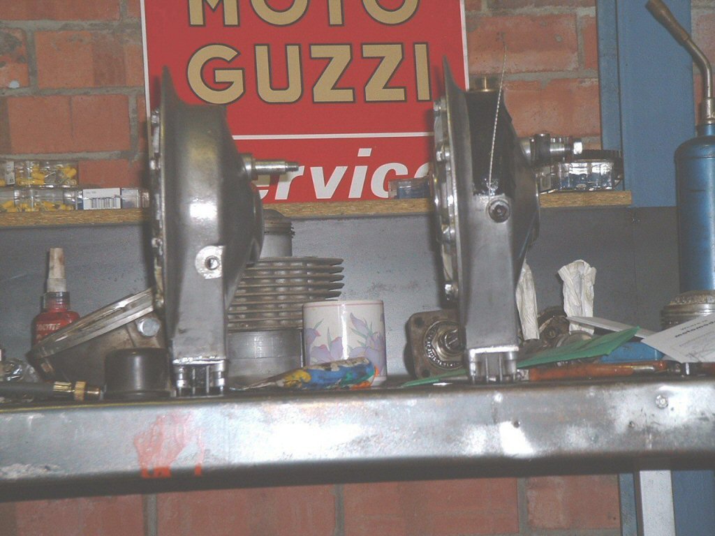 Comparison of Moto Guzzi rear drive level plug location. The higher position is correct.