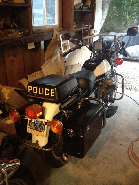 850 T3 with radio box and radio's control head on handlebars - overview from rear.