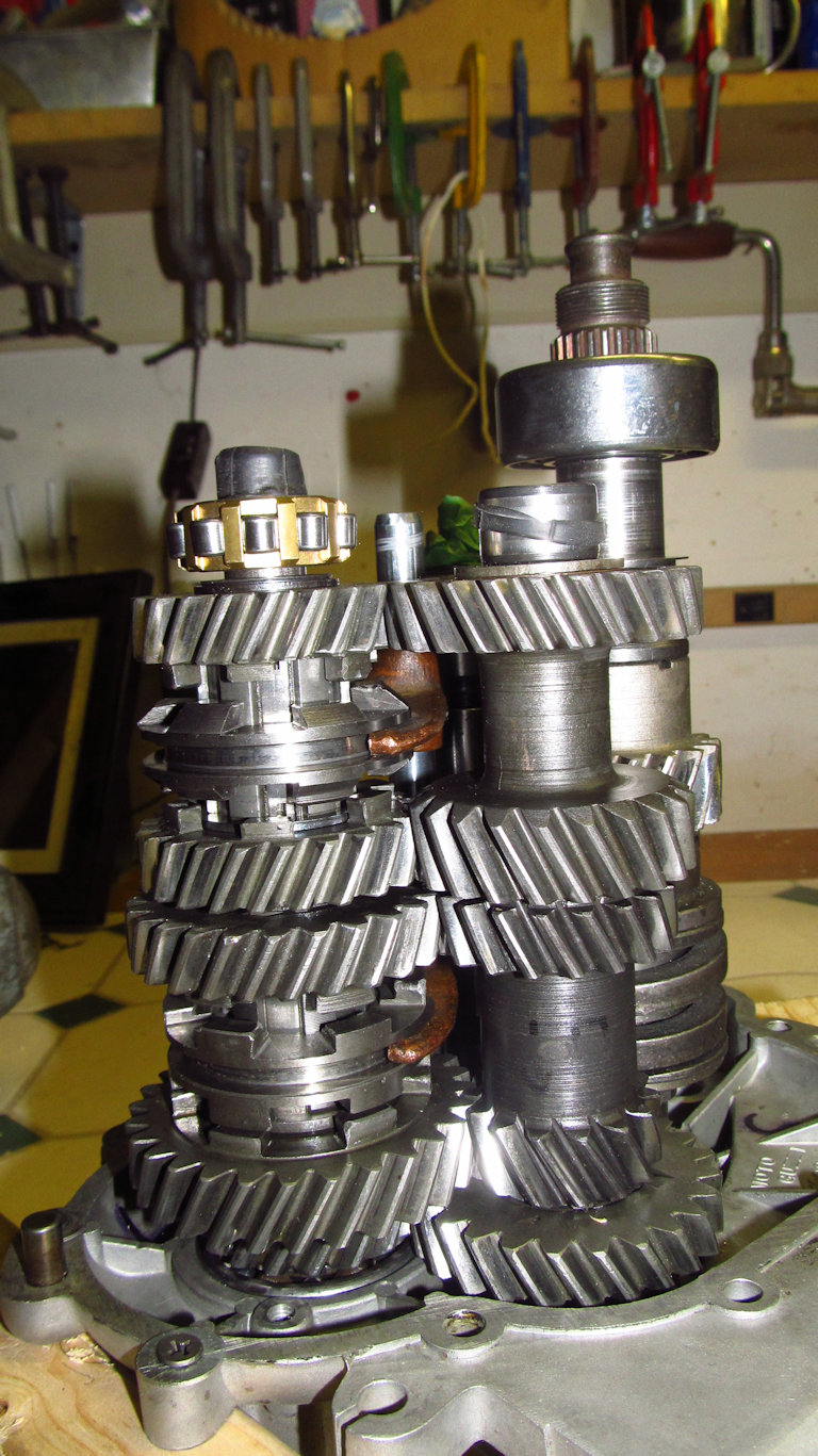 5 speed transmission as fit to Moto Guzzi 850 GT, 850 GT California, Eldorado, and 850 California Police models.