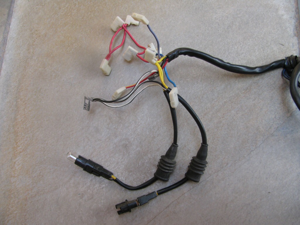 Headlight and dashboard wiring for Moto Guzzi Le Mans models.